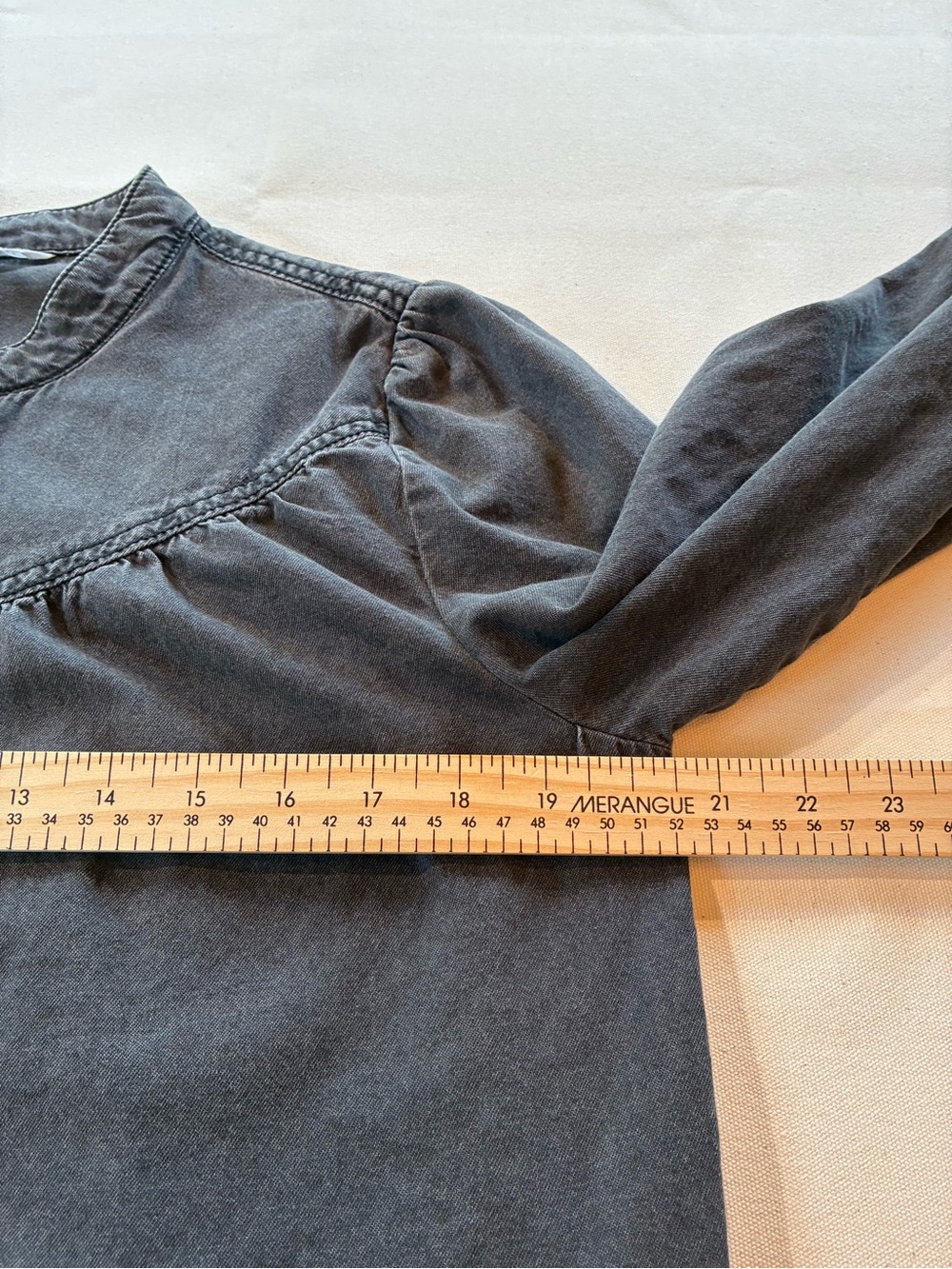 Washed Charcoal Denim Button-Front Blouse with Band Collar M Reitmans - Picture 3 of 9